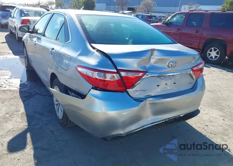 2017 Toyota Camry Le z USA, uszkodzony, nr VIN 4T1BF1FK3HU785054